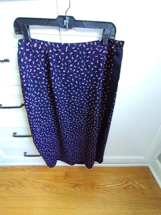 Liz Claiborne Dresses & Skirts - Liz Claiborne Black Patterned Skirt Pink & White Sprinkle w Layered Overlay
